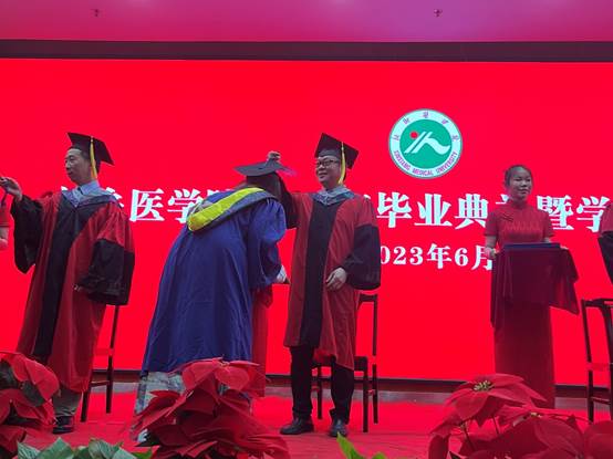 说明: C:\Users\lenovo\Desktop\bfda4a4ace36d3317409bc655c02f0a.jpg