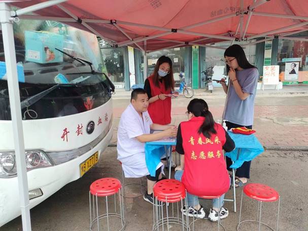 说明: C:\Users\lenovo\Desktop\3d33090ba2f74dafe84f80d43f329b0.jpg